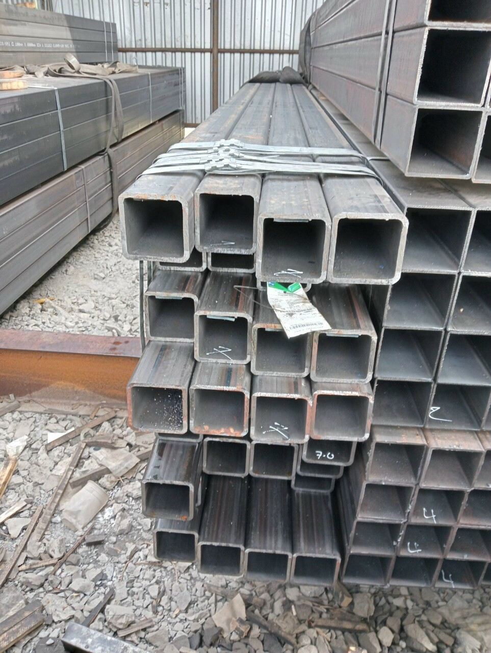 Sắt hộp 80x80 được sử dụng rộng rãi tại rất nhiều công trình